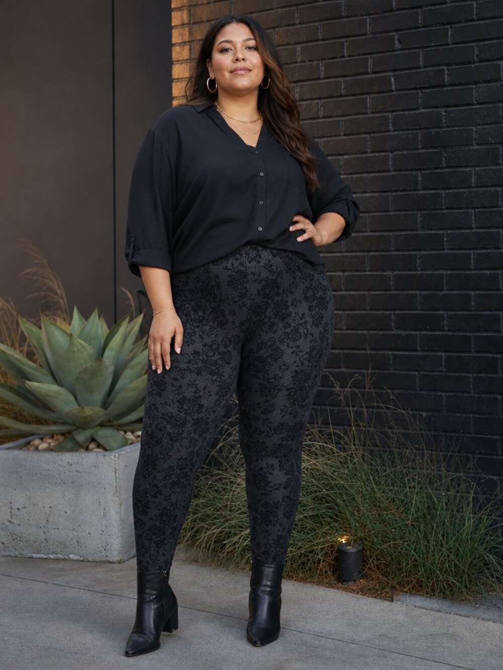 Torrid Black Floral Burnout Leggings – Size 1
